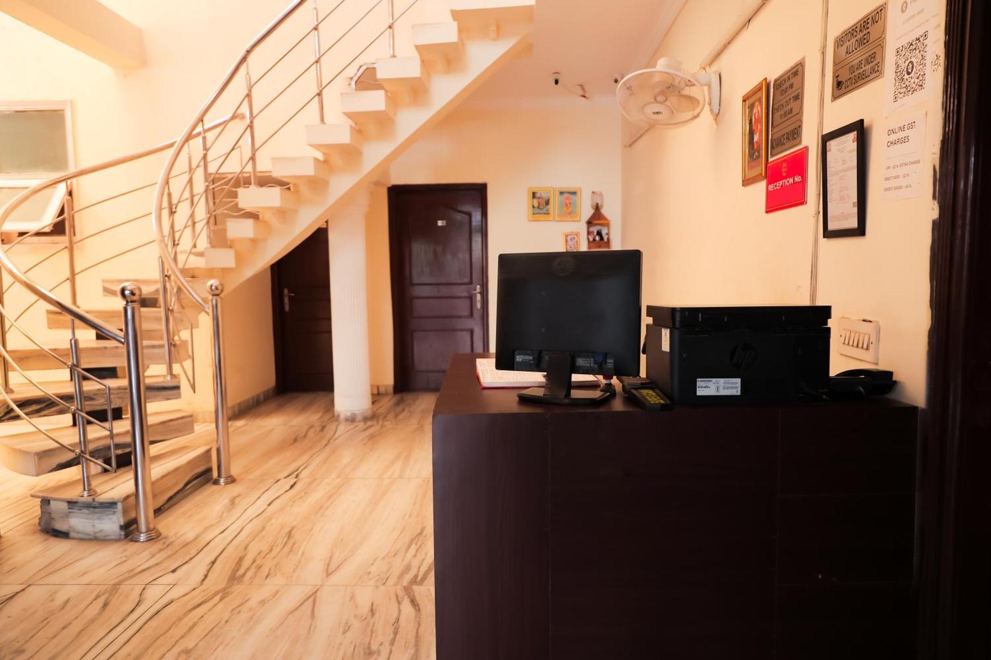 Hotel Green Villa - Near Anand Vihar Station Nova Deli Exterior foto